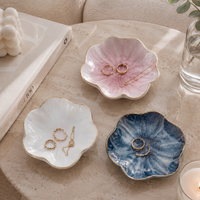 Fleur légère – Vide-Poche à Bijoux en Céramique